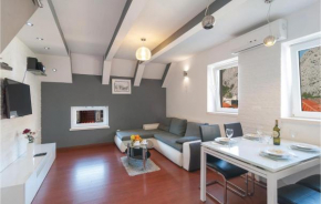  One-Bedroom Apartment Vangrad 01  Омиш